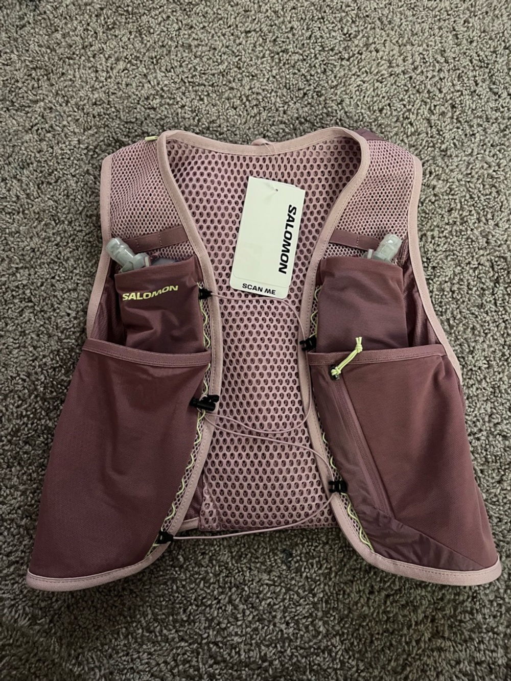 Salomon active skin 4 women’s pink running vest size large